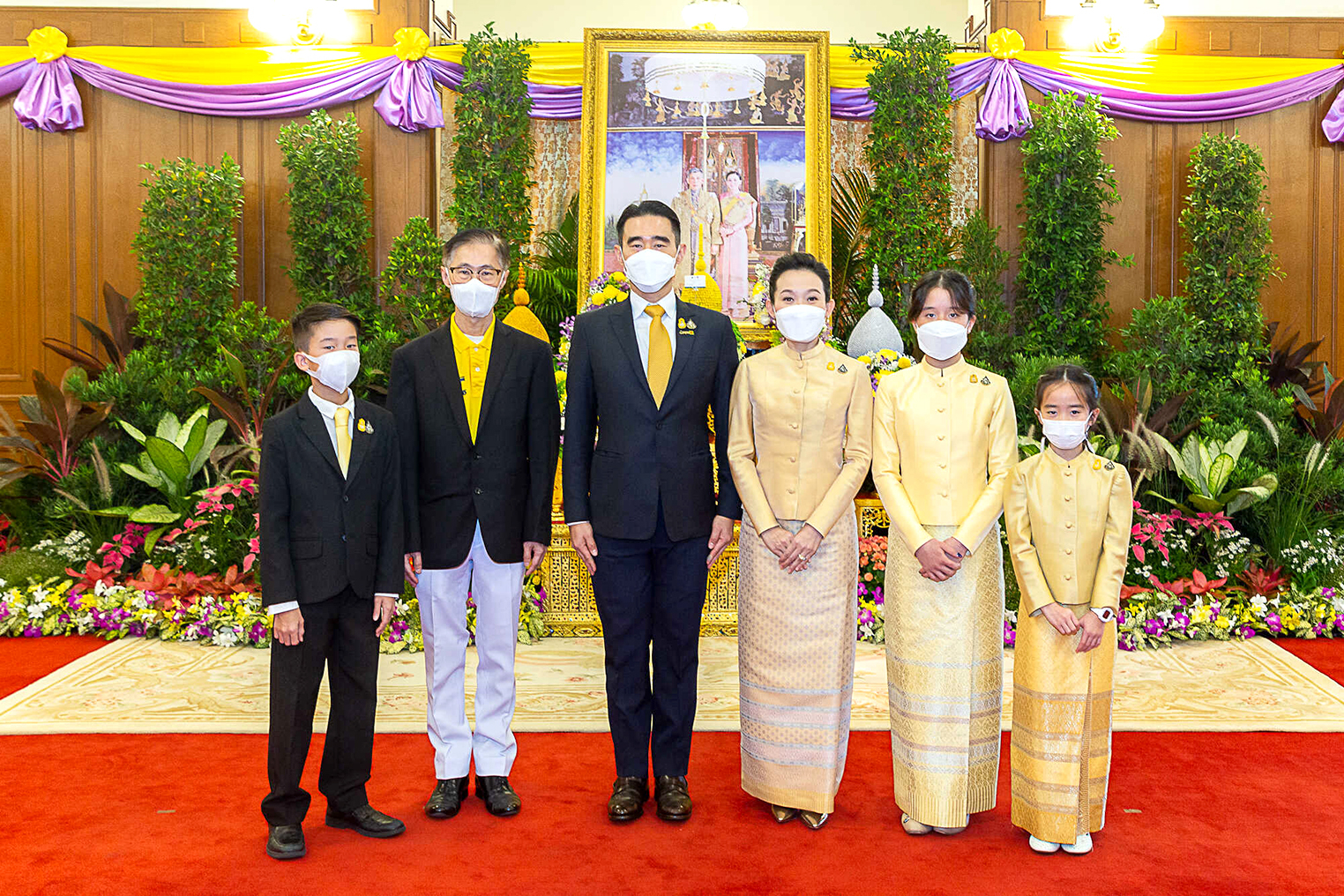 กลุ่มบีเจซี บิ๊กซี ร่วมลงนามถวายพระพรชัยมงคล พระบาทสมเด็จพระเจ้าอยู่หัว และสมเด็จพระนางเจ้าฯ พระบรมราชินี เนื่องในเทศกาลวันขึ้นปีใหม่ พุทธศักราช ๒๕๖๖