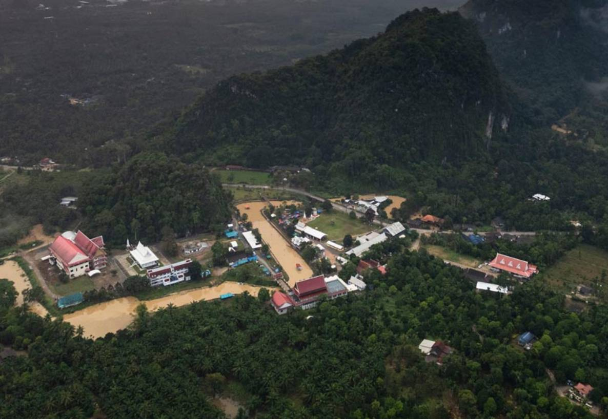 กลุ่มบีเจซี บิ๊กซี จัดพิธีถวายผ้าพระกฐินพระราชทาน ประจำปี ๒๕๖๖ ณ วัดราชบุรณะ จังหวัดชุมพร