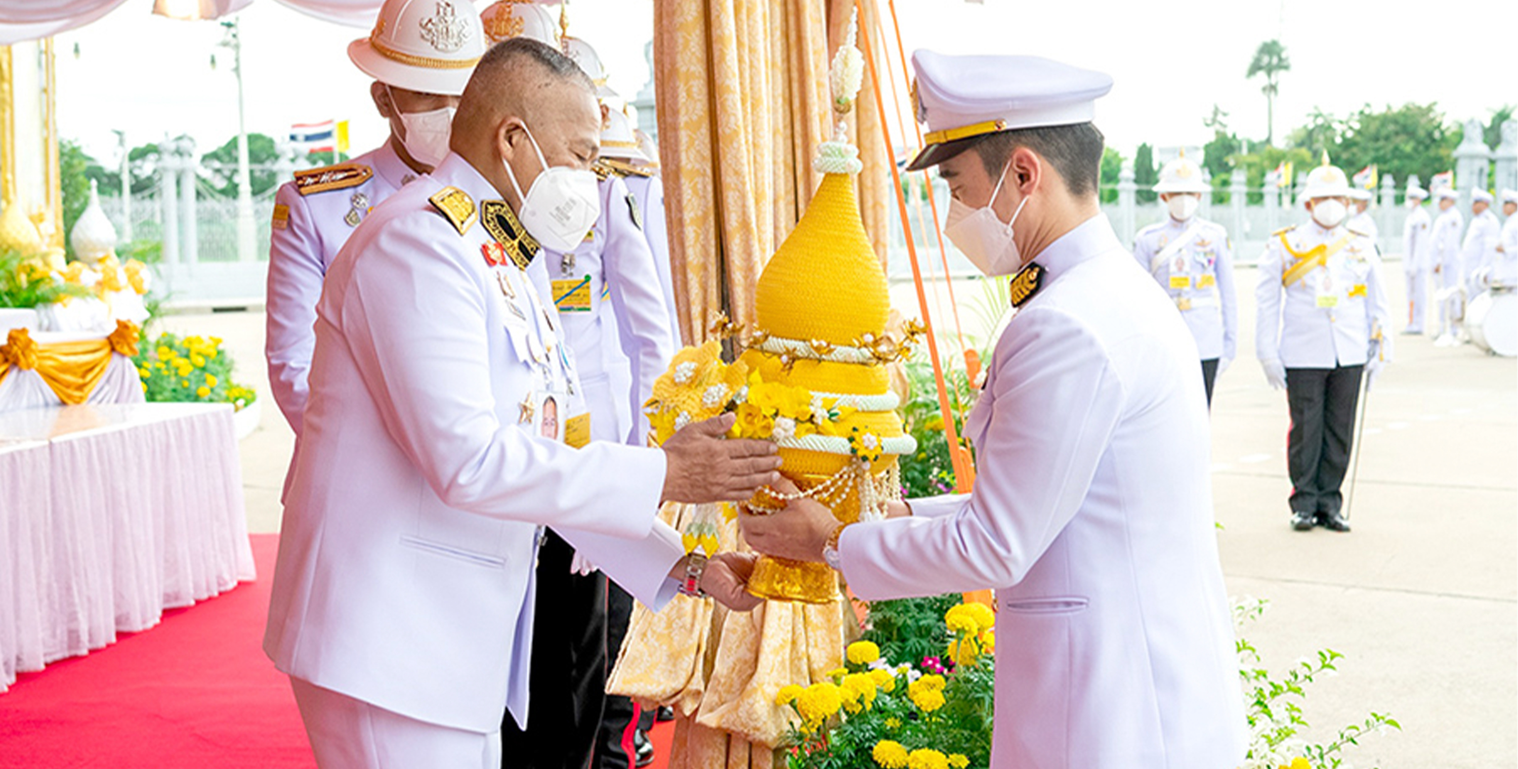 กลุ่มบีเจซี บิ๊กซี ร่วมพิธีอัญเชิญเครื่องราชสักการะและถวายพานพุ่มทูลเกล้าฯ เนื่องในโอกาสวันเฉลิมพระชนมพรรษา ๒๘ กรกฎาคม ๒๕๖๖